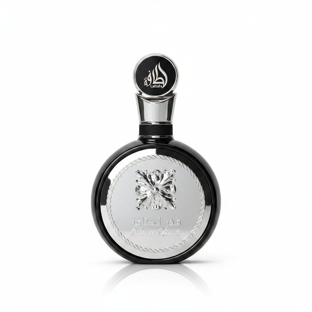 Lattafa Fakhar Black 100 ml bottle – fresh aromatic men’s fragrance with apple, lavender, and woody amber base.