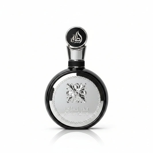 Lattafa Fakhar Black 100 ml bottle – fresh aromatic men’s fragrance with apple, lavender, and woody amber base.