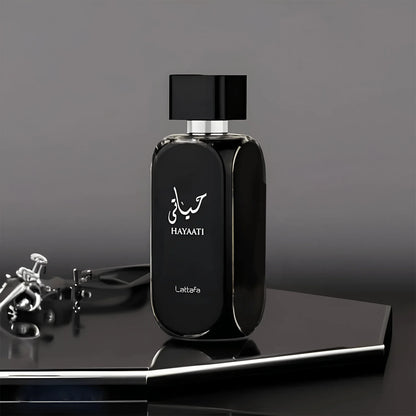 Lattafa Hayaati Eau de Parfum 100 ml bottle – fresh spicy woody fragrance with apple, cinnamon, vanilla, and musky amber base